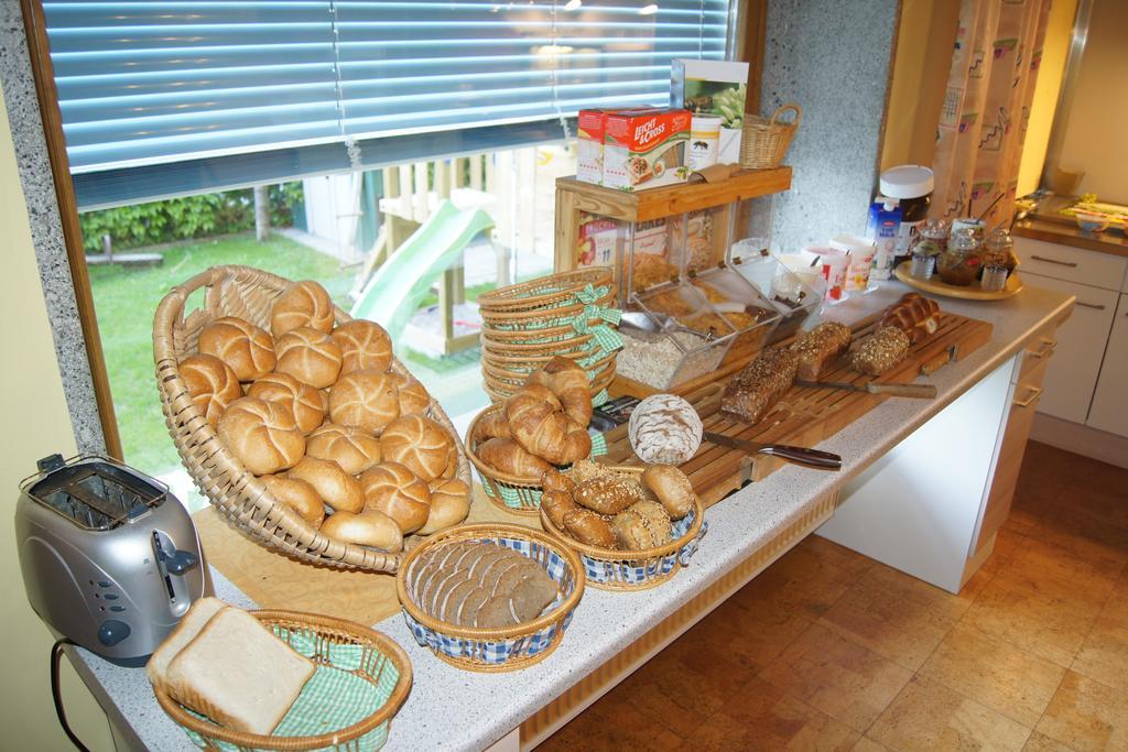 Appart-Pension Seehang Velden am Wörthersee Exterior foto